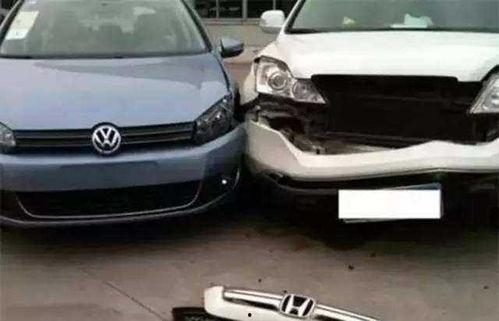 国产电车撞日系车视频,国产电车力压日系车？